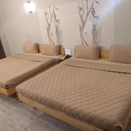 Rathna Square Villa Pollāchi Dış mekan fotoğraf